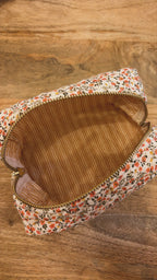Intérieur trousses de toilette matelassées en coton fleurie et rayure pour cadeau de Noel